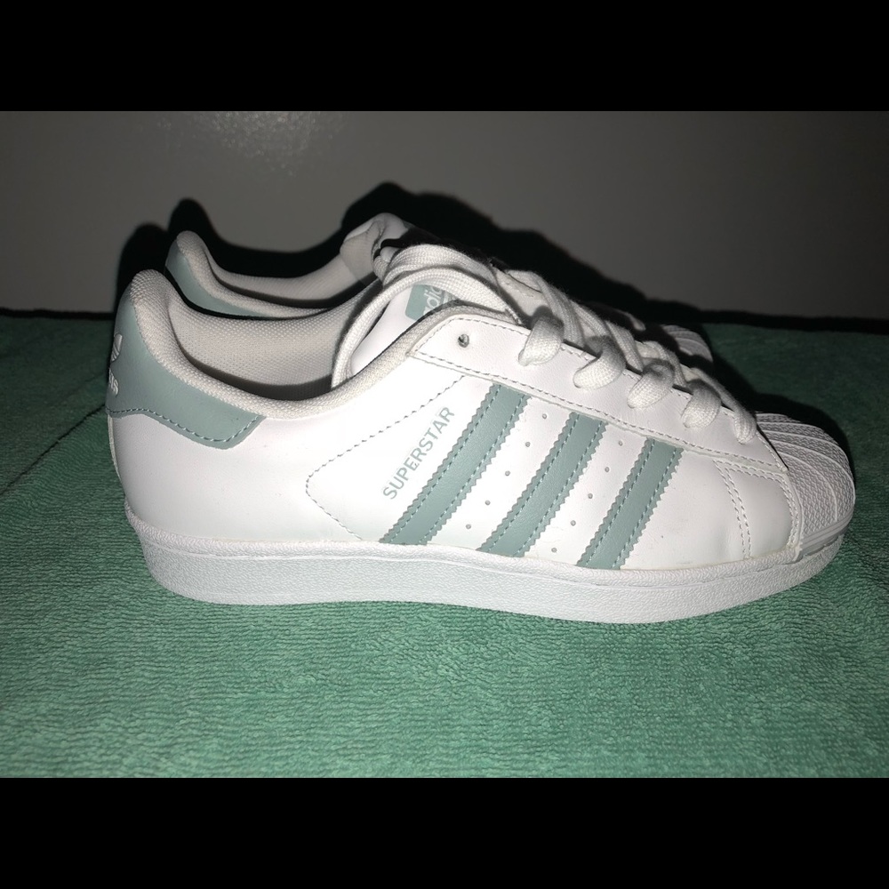 Adidas Super Stars - Picture 2 of 4
